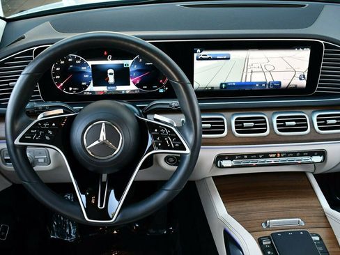 Used 2024 Mercedes-Benz GLE 450 4MATIC image 42