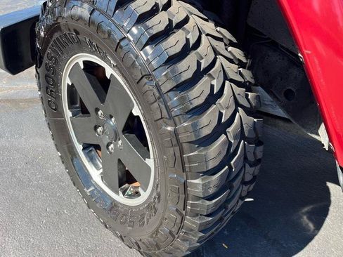 Used 2012 Jeep Wrangler Unlimited Sahara AWD/4WD image 8