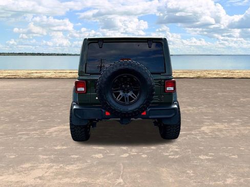 Used 2020 Jeep Wrangler Unlimited Sahara image 12