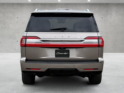 Used 2018 Lincoln Navigator Select w/ Technology Package RWD image 16