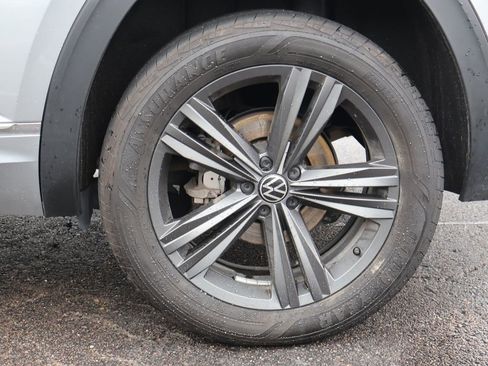 Certified 2022 Volkswagen Atlas Cross Sport SEL R-Line image 50