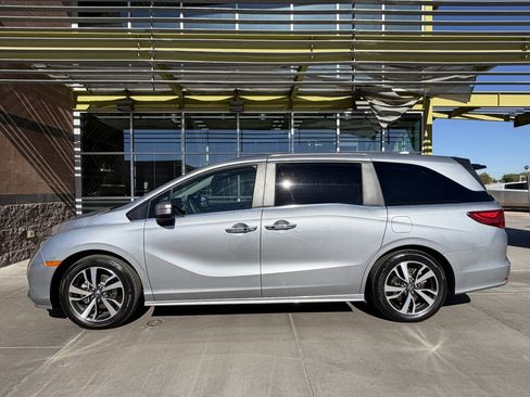Used 2024 Honda Odyssey Touring image 7