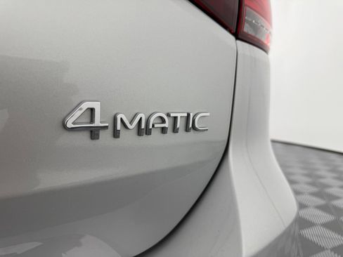 Used 2023 Mercedes-Benz EQB 300 4MATIC image 12