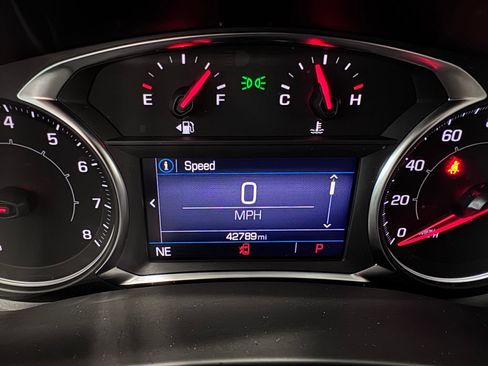 Certified 2022 GMC Terrain SLE w/ Driver Convenience Package AWD/4WD image 16