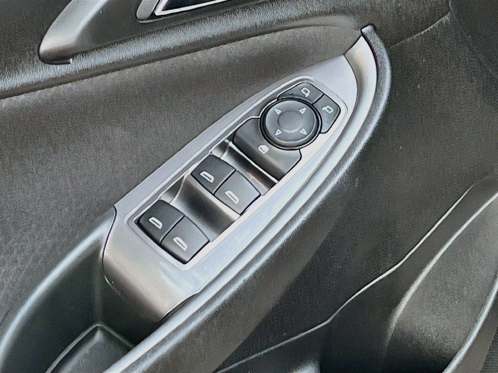 Used 2024 Chevrolet Malibu RS FWD image 17