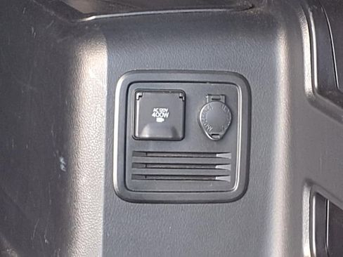 Used 2024 Toyota 4Runner SR5 image 10