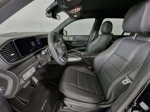 Used 2024 Mercedes-Benz GLS 450 4MATIC image 23