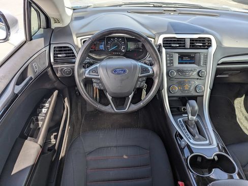 Used 2016 Ford Fusion SE AWD/4WD image 27