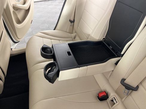 Used 2022 Mercedes-Benz GLC 300 GLC 300 image 40