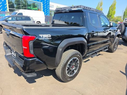 Used 2025 Toyota Tacoma TRD Off-Road AWD/4WD image 6