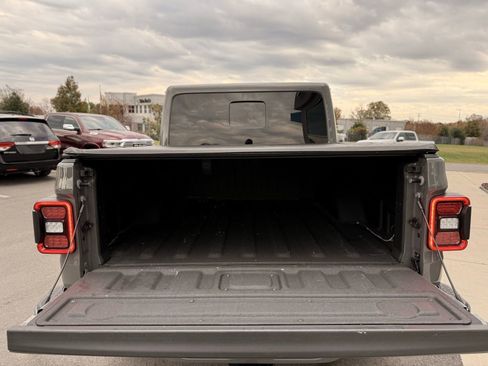 Used 2022 Jeep Gladiator Overland image 50