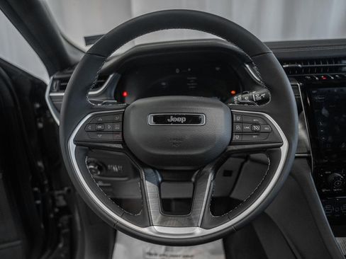 New 2025 Jeep Grand Cherokee L Limited w/ Luxury Tech Group II image 28