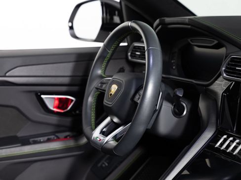 Used 2021 Lamborghini Urus AWD/4WD image 37