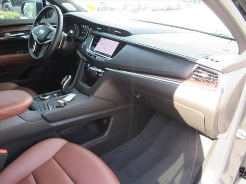 Used 2023 Cadillac XT5 Sportv w/ Technology Package image 11