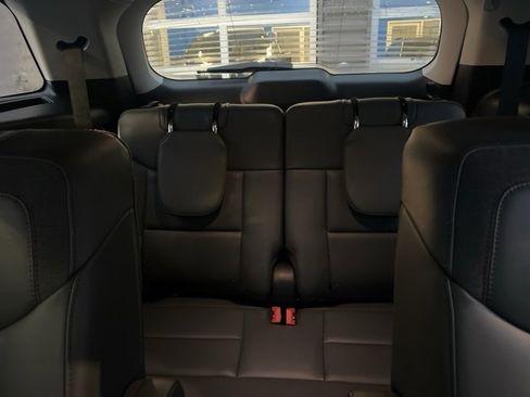 Used 2025 Ford Explorer Active w/ Active Comfort Package image 20