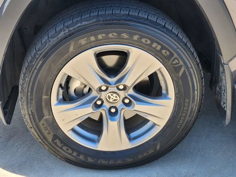 Used 2024 Toyota RAV4 XLE w/ Convenience Package FWD image 16