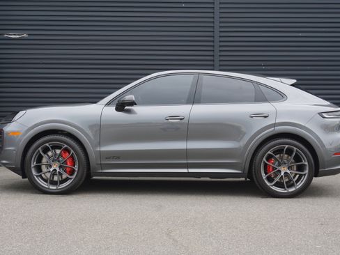 Certified 2025 Porsche Cayenne GTS image 2