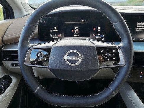 Certified 2025 Nissan Murano Platinum w/ Cargo Package image 17