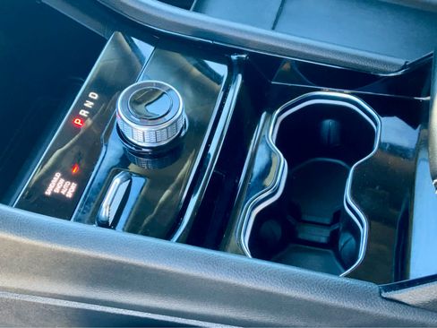 Used 2023 Jeep Grand Cherokee Limited image 45