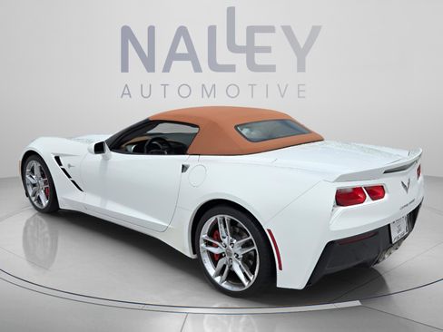 Used 2017 Chevrolet Corvette Stingray Convertible RWD image 3