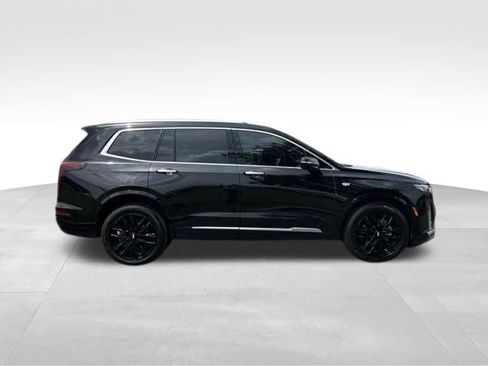 Used 2022 Cadillac XT6 Premium Luxury w/ Platinum Package AWD/4WD image 8
