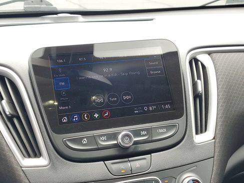 Used 2022 Chevrolet Malibu LT FWD image 15