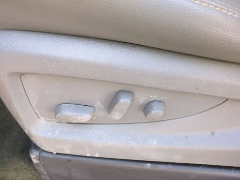 Used 2015 Chevrolet Suburban LT w/ Luxury Package image 17