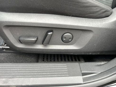 Used 2023 Nissan Rogue SV FWD image 16