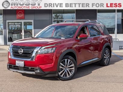 Certified 2022 Nissan Pathfinder Platinum w/ Cargo Package