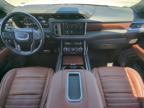 Used 2023 GMC Yukon XL Denali Ultimate AWD/4WD image 13