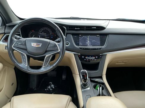 Used 2018 Cadillac XT5 Luxury w/ Driver Awareness Package image 10