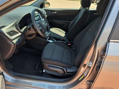 Used 2022 Hyundai Accent SE FWD image 9
