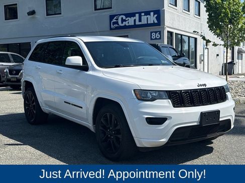 Used 2018 Jeep Grand Cherokee Altitude AWD/4WD image 1