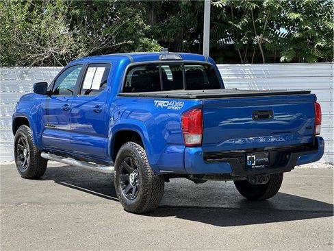 Used 2016 Toyota Tacoma TRD Sport w/ Premium & Technology Package AWD/4WD image 3