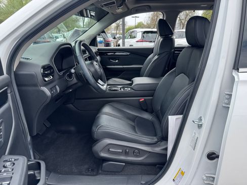Used 2024 Honda Pilot Touring image 14