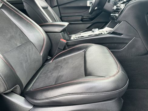 Used 2024 Ford Explorer ST-Line w/ Class IV Trailer Tow Package image 14