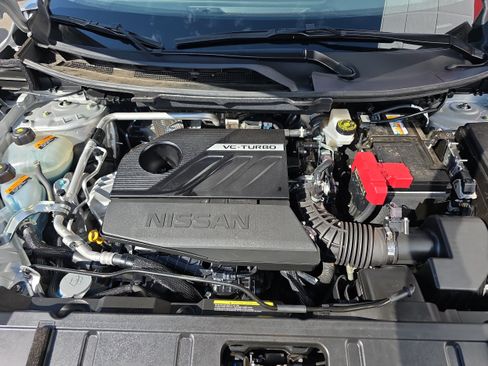 Used 2025 Nissan Rogue SV AWD/4WD image 9