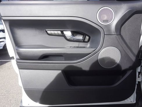 Used 2014 Land Rover Range Rover Evoque Prestige image 17