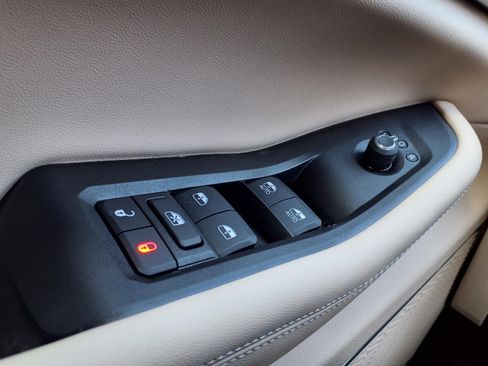 New 2026 Jeep Grand Cherokee Limited w/ Luxury Tech Group II AWD/4WD image 18