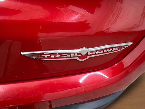 Used 2020 Jeep Compass Trailhawk AWD/4WD image 9