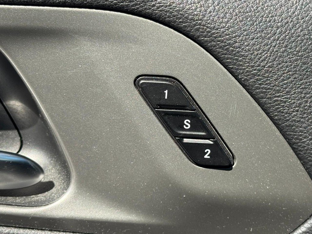 Used 2025 Chrysler Pacifica Select FWD image 20