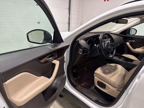 Used 2018 Jaguar F-PACE Prestige image 10
