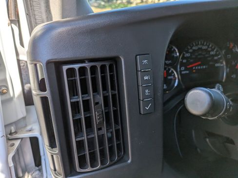 Used 2024 GMC Savana 2500 w/ Driver Convenience Package image 28