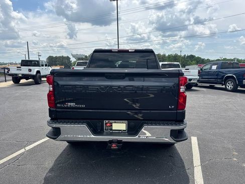 Used 2024 Chevrolet Silverado 1500 LT AWD/4WD image 7
