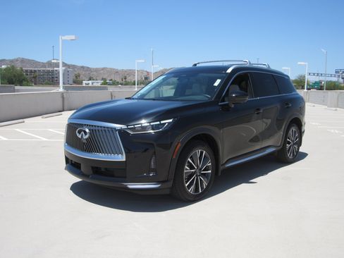 Used 2026 INFINITI QX60 Luxe w/ Family Package AWD/4WD image 1