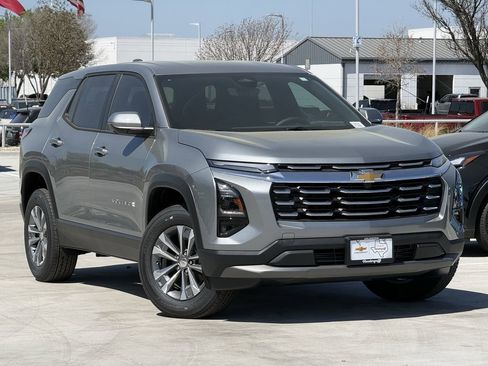 New 2026 Chevrolet Equinox LT w/ Safety and Technology Package image 2