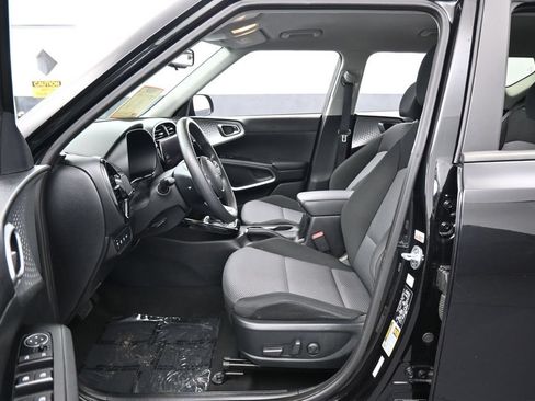 Used 2023 Kia Soul S FWD image 11