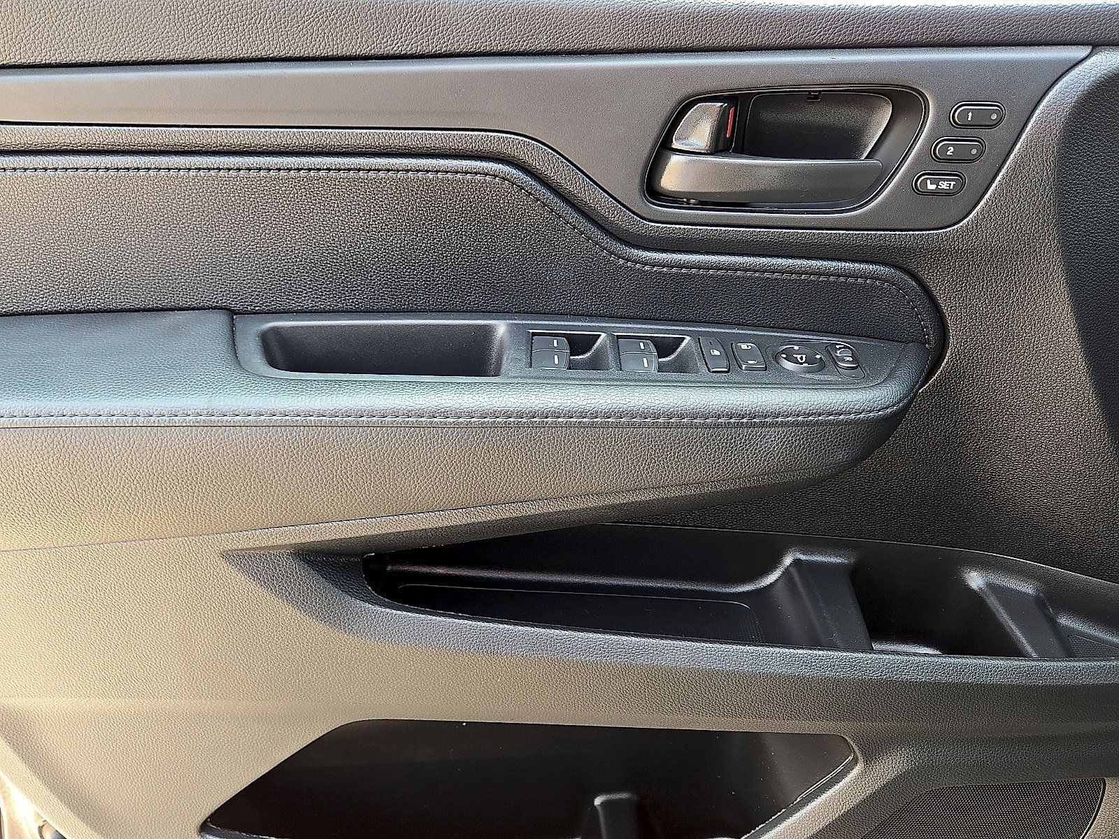 Used 2025 Honda Odyssey EX-L image 21