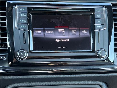 Used 2017 Volkswagen Beetle 1.8T Classic image 11