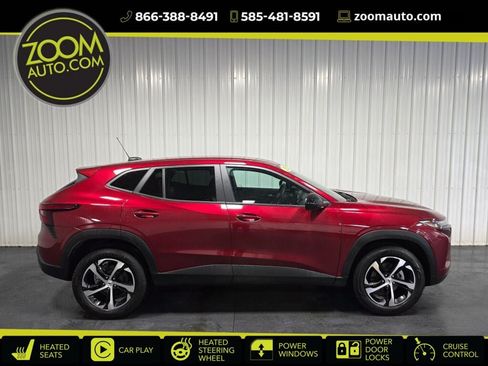 Used 2025 Chevrolet Trax RS w/ Driver Confidence Package FWD image 1
